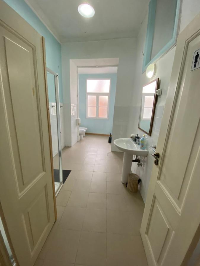 Nature Chiado 2- Cozy Little Double Room With Shared Bathroom Lisboa Exteriör bild